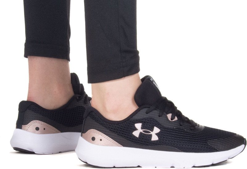 UNDER ARMOUR UA W Surge 3-BLK Running Shoes For Women(Black , 5)